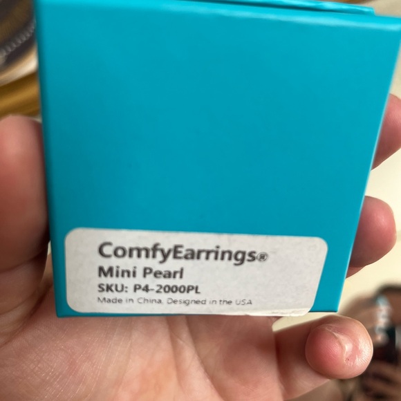 Pearl Comfy Earrings - Picture 7 of 10